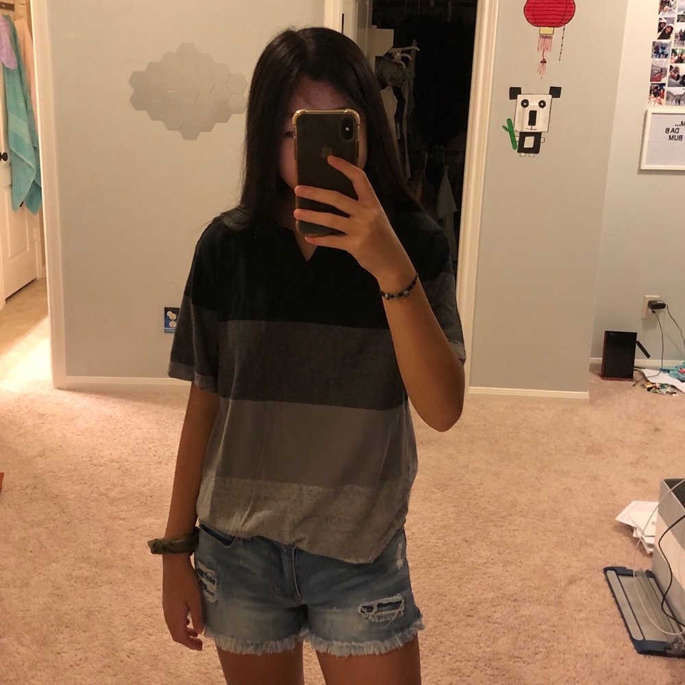 Unisex gray tee